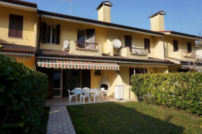 Spacious villa with private garden and shared pool Porto Santa Margherita